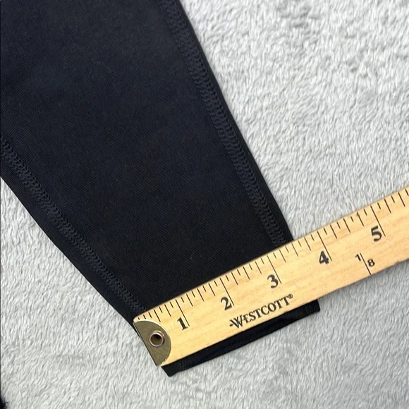 NEW MATE The Label XS Black Pink 4 PC Set, Bra, Tank, Leggings, Shorts - Picture 13 of 16